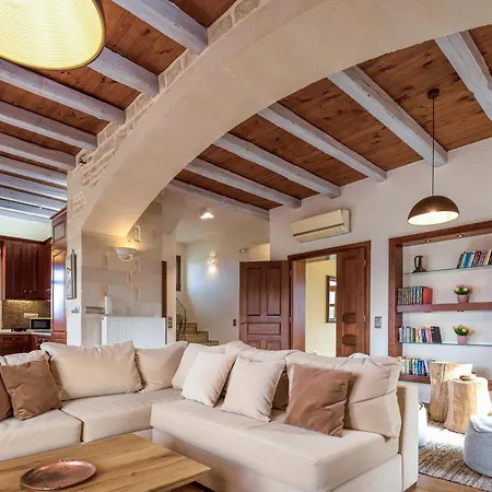 Vila Saridakis Villa, A Multi-generational Retreat, By Thinkvilla Roussospítion