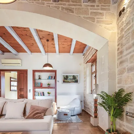 Saridakis Villa, A Multi-generational Retreat, By Thinkvilla Vila