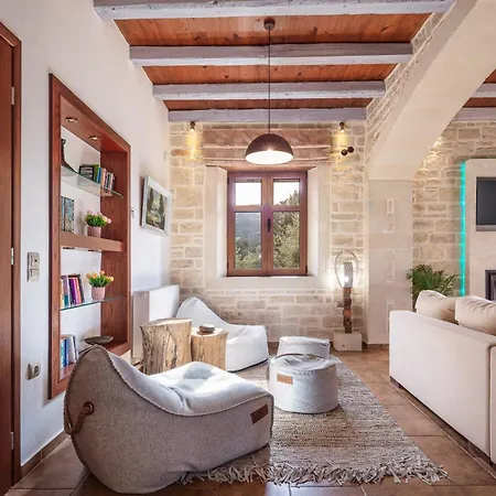 Vila Saridakis Villa, A Multi-generational Retreat, By Thinkvilla Roussospítion