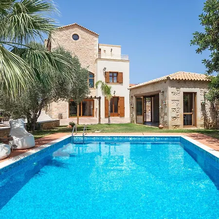 Vila Saridakis Villa, A Multi-generational Retreat, By Thinkvilla *