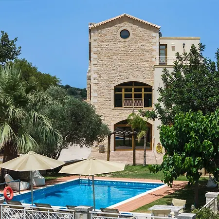 Saridakis Villa, A Multi-generational Retreat, By Thinkvilla * Roussospítion